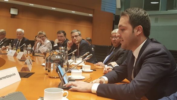 Ερώτηση Δερμεντζόπουλου στο γερμανικό κοινοβούλιο για το μεταναστευτικό