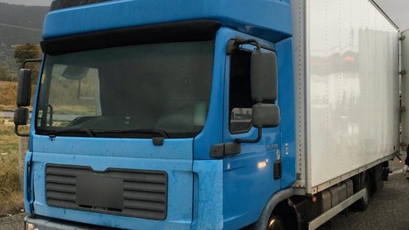 Η ανακοίνωση της αστυνομίας για το φορτηγό ψυγείο με μη νόμιμους μετανάστες που εντοπίστηκε στην Ξάνθη