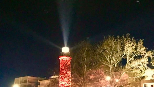 Στα πορτοκαλί Φάρος και Δημαρχείο Αλεξανδρούπολης για τον αγώνα ενάντια στην γυναικεία κακοποίηση!