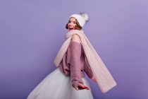 Πώς φοριέται φέτος το κασκόλ