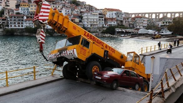 Διεθνής διαγωνισμός για την αποκατάσταση της πεσμένης γέφυρας της Καβάλας