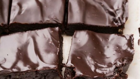Λαχταριστά brownies χωρίς ζάχαρη και αλεύρι