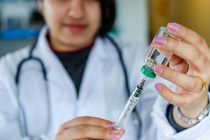 Αντιγριπικό εμβόλιο: Εντός της εβδομάδας ξεκινούν οι εμβολιασμοί χωρίς συνταγή