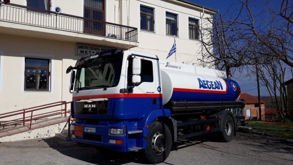 Δωρεά πετρελαίου θέρμανσης στο Δημοτικό Σχολείο Μεταξάδων