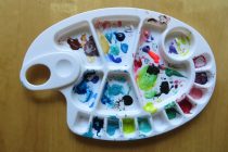 Πώς να φτιάξετε εύκολα σπιτικές νερομπογιές