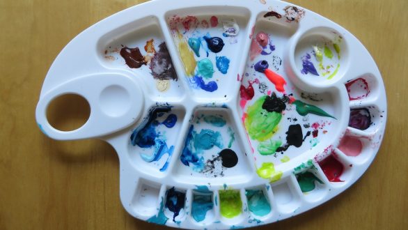 Πώς να φτιάξετε εύκολα σπιτικές νερομπογιές