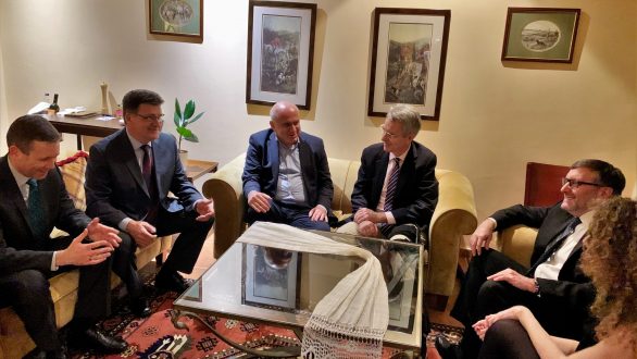 Συνάντηση στην Αλεξανδρούπολη του Περιφερειάρχη ΑΜΘ με τον αναπληρωτή βοηθό Υπουργό Εξωτερικών και τον Πρέσβη των ΗΠΑ στην Αθήνα