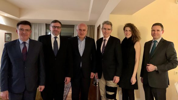 Συνάντηση Μέτιου με τον αναπληρωτή βοηθό Υπουργό Εξωτερικών και τον Πρέσβη των ΗΠΑ στην Αθήνα