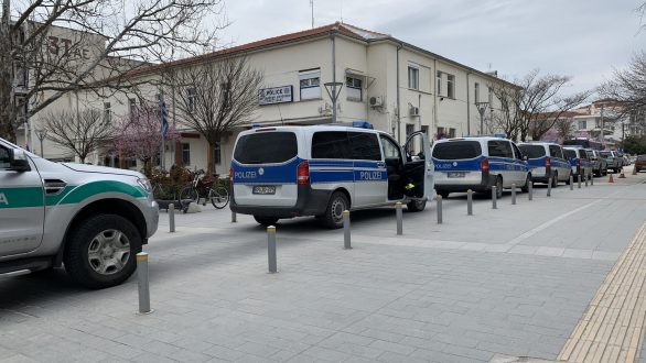 Άρχισαν να καταφτάνουν στην Ορεστιάδα οι δυνάμεις της Frontex