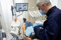 Πρώτα τηλεφωνική επικοινωνία με τον οδοντίατρο πριν την επίσκεψη