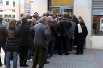 Μέτρα για να αποφευχθεί ο συνωστισμός σε τράπεζες