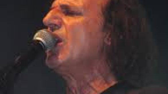 Μένουμε Σπίτι: Online προβολή της επετειακής συναυλίας του Βασίλη Παπακωνσταντίνου