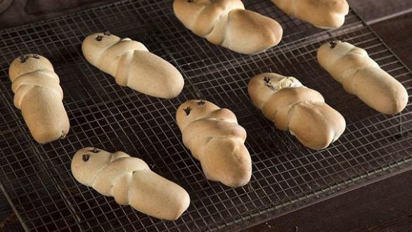 Συνταγή για λαζαράκια: Παραδοσιακά ψωμάκια για το Σάββατο του Λαζάρου