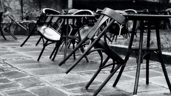 Empty Chairs από τους ανθρώπους της μαζικής εστίασης της Ορεστιάδας