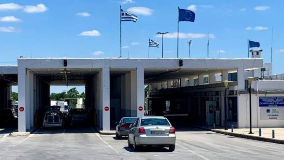 Παράκληση Πέτροβιτς για τήρηση των υγειονομικών πρωτοκόλλων στους Έλληνες που επισκέπτονται Τουρκία και Βουλγαρία