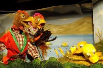 Η παράσταση κουκλοθέατρου “Το Ασχημόπαπο” στο Μουσείο Μετάξης