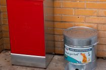 Ταΐστρες και ποτίστρες για τα αδέσποτα τοποθετούνται στην Αλεξανδρούπολη