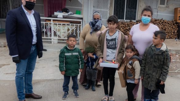 Γιορτινές στιγμές χαράς στη συνοικία της οδού Άβαντος