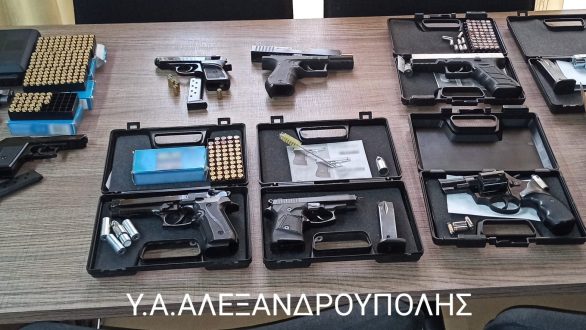 Αλεξανδρούπολη: Συλλήψεις 9 ατόμων για παράνομη κατοχή όπλων και φυσιγγίων κρότου