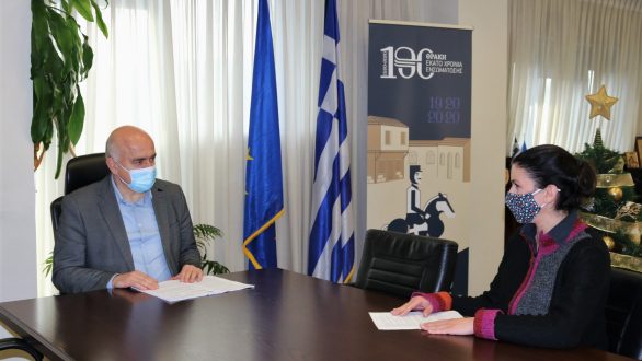 Υπογράφηκε από τον Περιφερειάρχη ΑΜΘ η διάθεση των πρώτων κονδυλίων μη επιστρεπτέας ενίσχυσης προς τις επιχειρήσεις λόγω Covid-19