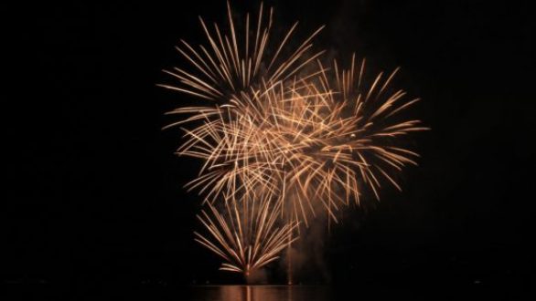 Με ένα μοναδικό θέαμα πυροτεχνημάτων ο Δήμος Αλεξανδρούπολης υποδέχεται το 2021