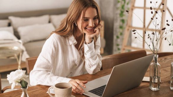 Τι να κάνετε για να τρώτε λιγότερο όσο δουλεύετε από το σπίτι