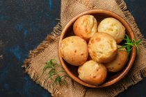 Πώς να φτιάξετε σπιτικό τυρόψωμο