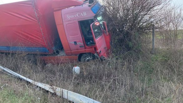 Ατύχημα με φορτηγό στον κάθετο άξονα