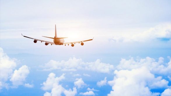 Lockdown: Παρατείνονται οι περιορισμοί στις αεροπορικές μετακινήσεις