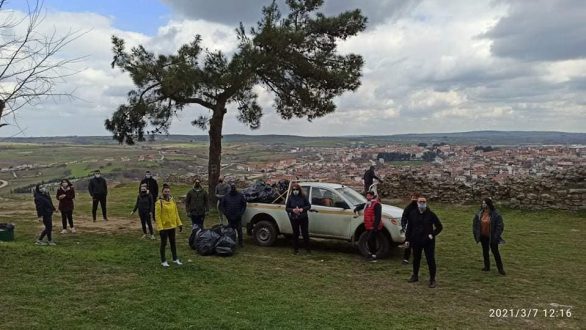 Εθελοντές καθάρισαν την περιοχή του Κάστρου στο Διδυμότειχο
