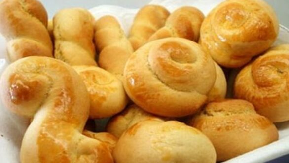 Πασχαλινά κουλουράκια με βανίλια και πορτοκάλι