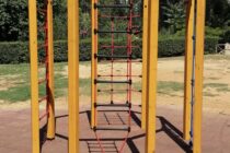 Νέες παιδικές χαρές αποκτούν Πεντάλοφος και Πλάτη