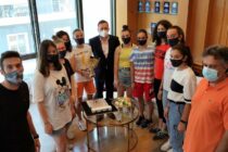 Οι κορασίδες της Ολυμπιάδας, πρωταθλήτριες ΕΚΑΣΑΜΑΘ 2020-21 στον Δήμαρχο Αλεξανδρούπολης