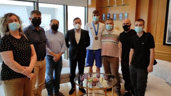 Ο “χάλκινος” Τάσος Κούγκουλος στον Δήμαρχο Αλεξανδρούπολης