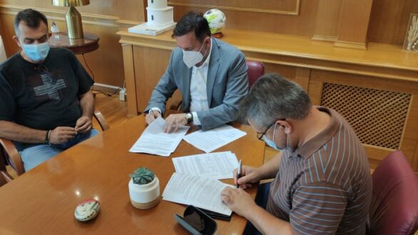 Υπογράφηκε η σύμβαση για την αποκατάσταση του κεντρικού αγωγού υδροδότησης της Αλεξανδρούπολης και της οδού πρόσβασης στο φράγμα