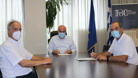 Υπογράφηκε η σύμβαση για την κατασκευή του δρόμου προς τη Μονή Μάξιμου Καυσοκαλυβίτη στο Παπίκιο όρος