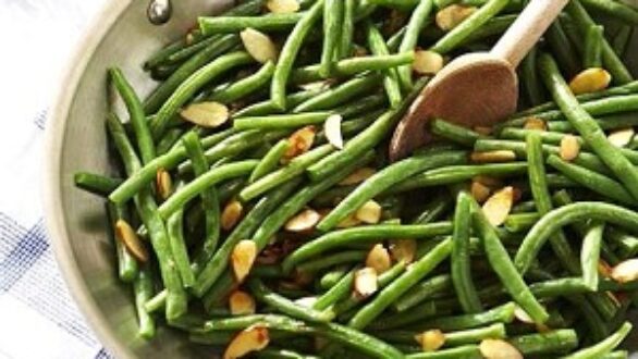 Φασολάκια με αμύγδαλα