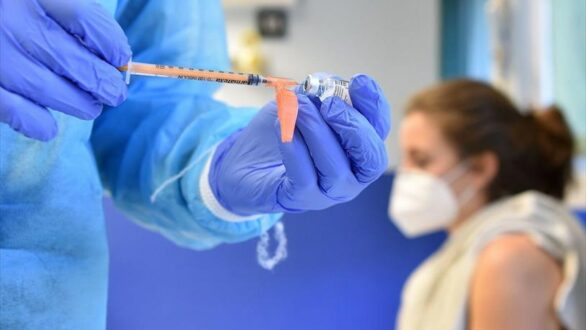 Ανοίγει η πλατφόρμα για την 3η δόση εμβολίου κατά της Covid-19 για τους άνω των 18 ετών
