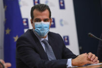 Πότε ξεκινούν τα μέτρα για υποχρεωτικά rapid test σε καφέ, καταστήματα λιανικής, κομμωτήρια