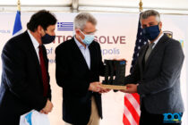 Επίδοση τιμητικής πλακέτας στον Πρέσβη των ΗΠΑ στην Ελλάδα, Τζέφρι Πάιατ