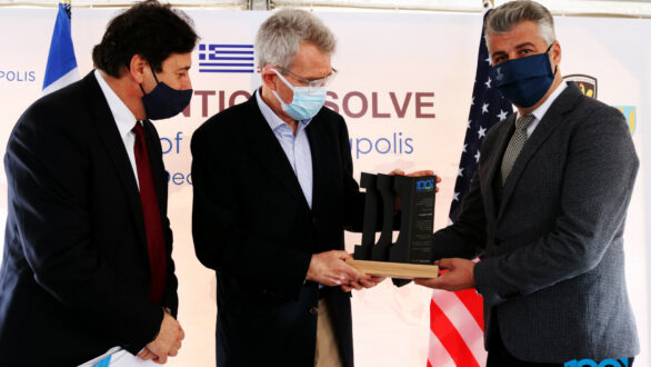 Επίδοση τιμητικής πλακέτας στον Πρέσβη των ΗΠΑ στην Ελλάδα, Τζέφρι Πάιατ