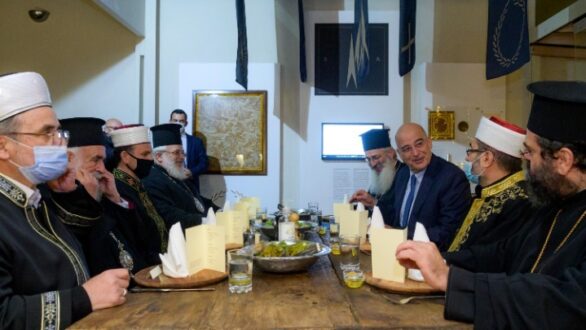 Αλεξανδρούπολη: Δείπνο Ν.Δένδια με τους 4 Μητροπολίτες και τους 3 Τοποτηρητές Μουφτήδες της Θράκης