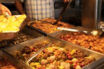 100 μερίδες φαγητού για το Χριστουγεννιάτικο γεύμα από το Πολυκοινωνικό του Δήμου Αλεξανδρούπολης