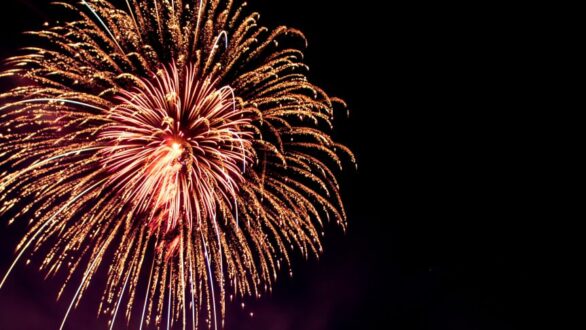 Πρωτοχρονιά: Αυτά είναι τα έθιμα στην Ελλάδα και στον κόσμο