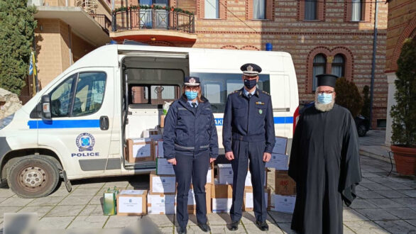 Προσφορά ειδών για τις γιορτές από την ΕΛ.ΑΣ. στην Αν. Μακεδονία και Θράκη