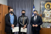 Ο Αντιπεριφερειάρχης Έβρου βράβευσε τους αστυνομικούς που έσωσαν πολίτη από χείμαρρο