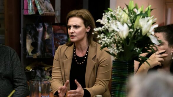 Μ. Γκουγκουσκίδου: “Θέατρο του παραλόγου” ο Δήμος Ορεστιάδας