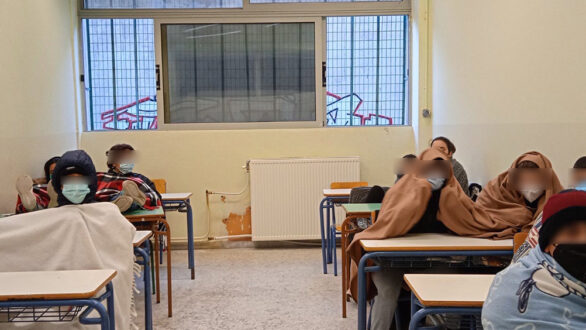 Καβάλα: Με κουβέρτες στις τάξεις τους οι μαθητές