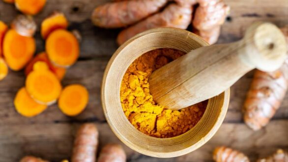 Πόσο κουρκουμά πρέπει να τρώμε;