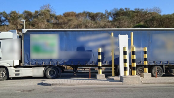 Κήποι: Διακινητής προσπάθησε να εισέλθει στην χώρα κρύβοντας 12 άτομα σε φορτηγό